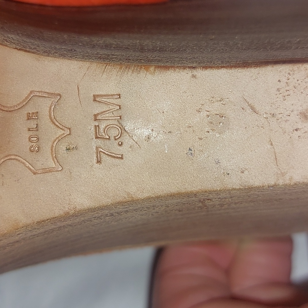 Tory Burch Orange Sandals with Gold Buckle Details Size 7.5 - Picture 9 of 11